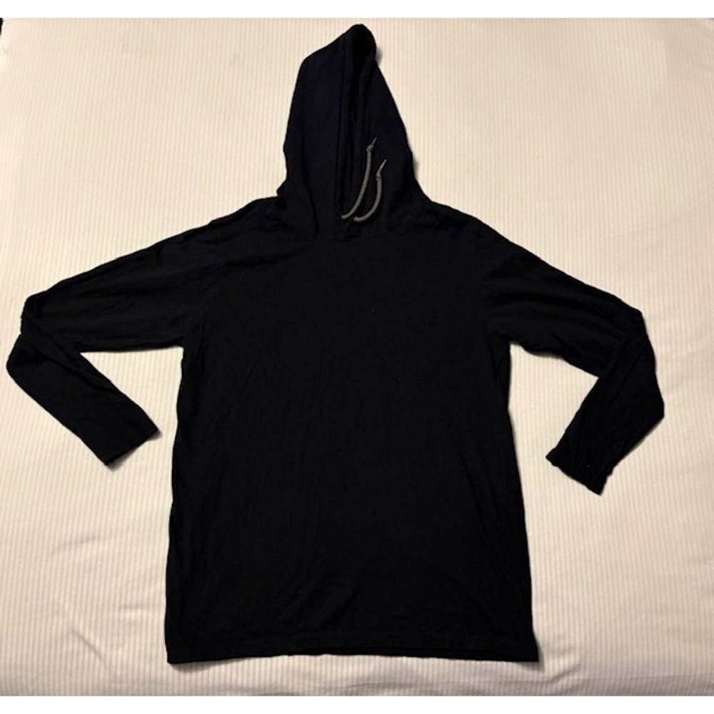 Gildan women's size medium black long sleeved hooded tee